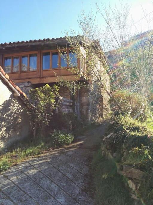 הוילה Villar de Vildas Casa La Parra מראה חיצוני תמונה