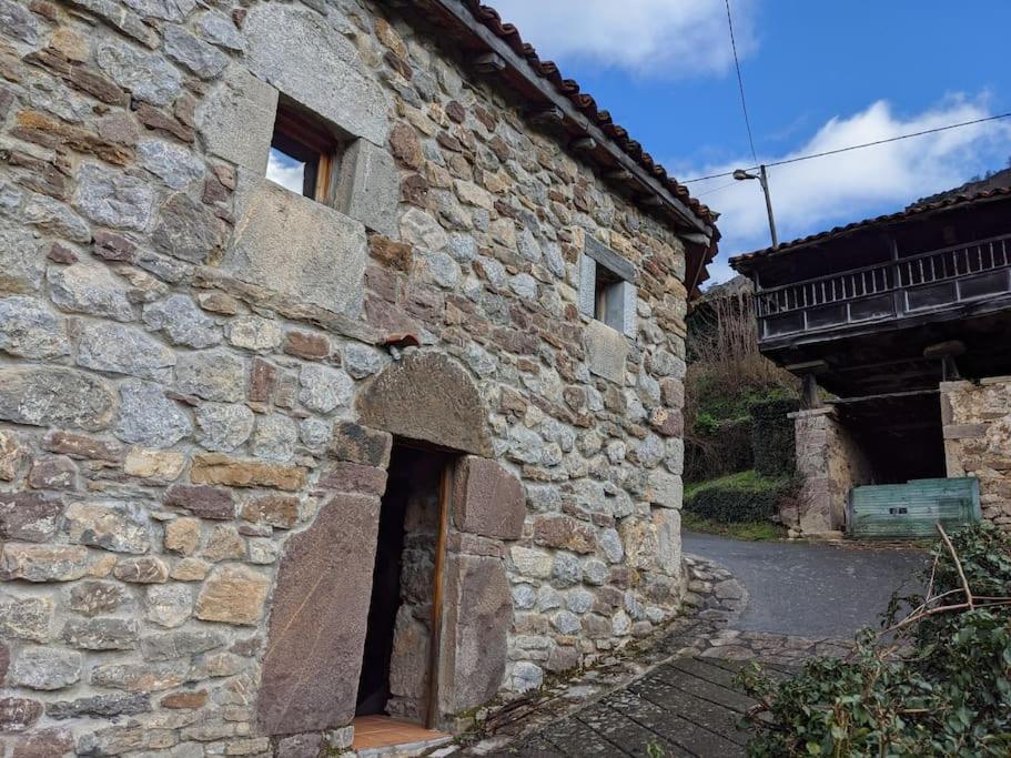 הוילה Villar de Vildas Casa La Parra מראה חיצוני תמונה